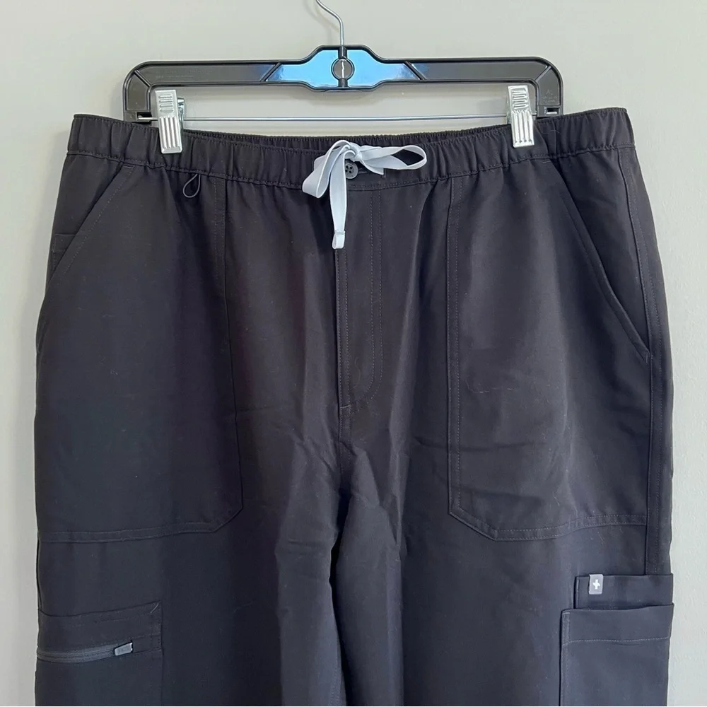 FIGS NWT Cairo Men's Zip Fly Cargo Scrub Pants in Black, size XL/T
